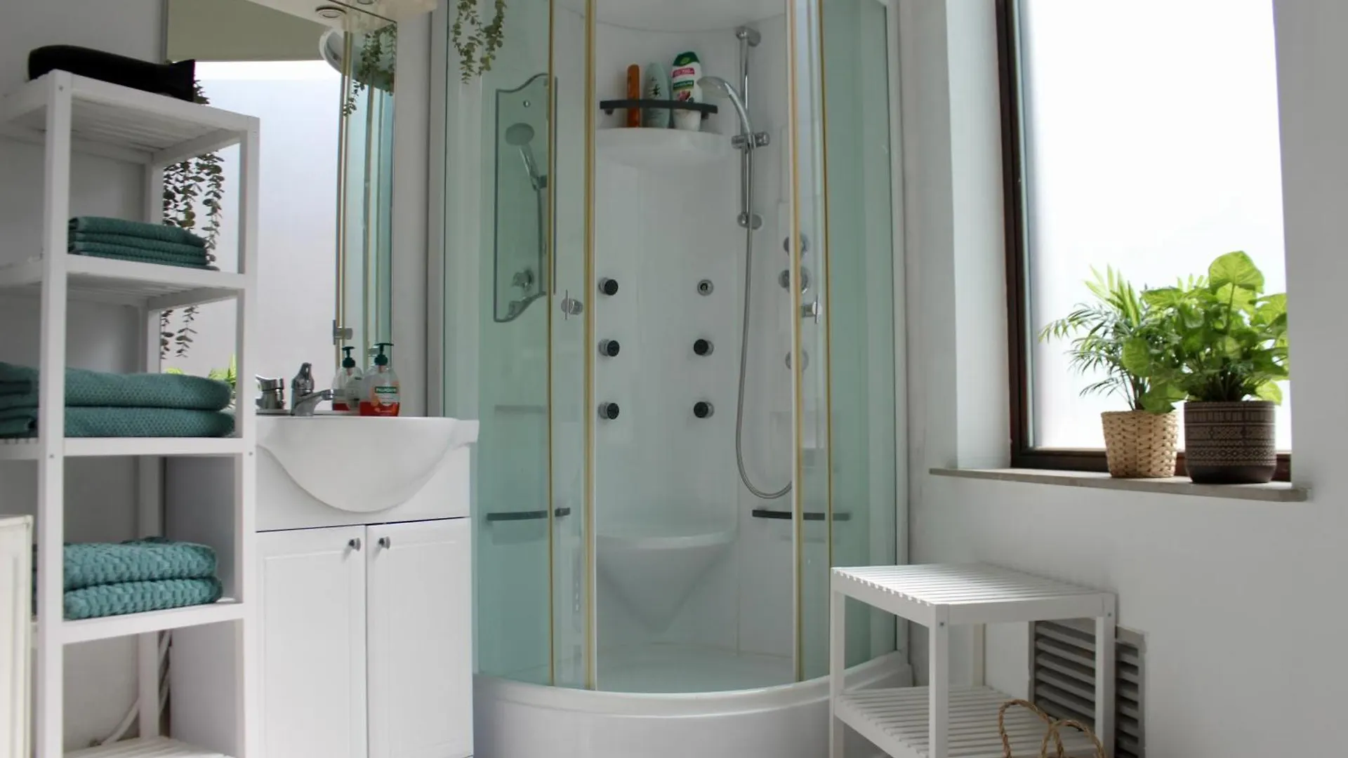 Spacious Cozy Private Suite Ghent Guest house